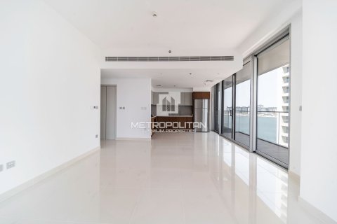 Apartment in EMAAR Beachfront, Dubai Harbour, Dubai 2 bedrooms, 121 sq.m. № 8747 - photo 2