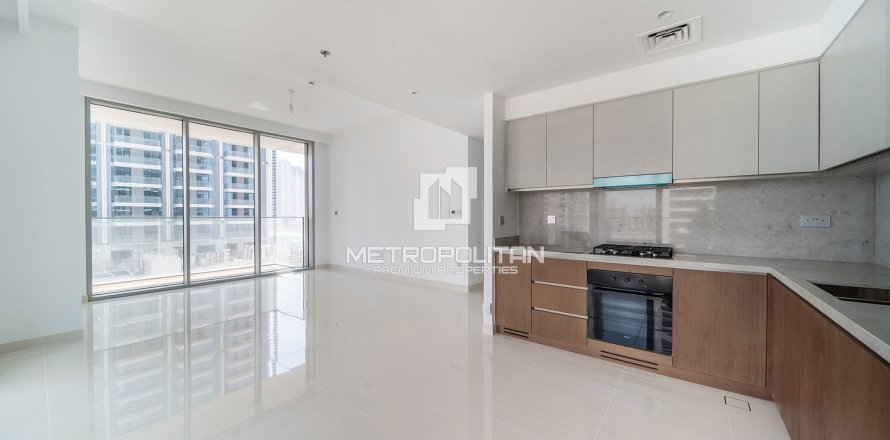 Apartment in EMAAR Beachfront, Dubai Harbour, Dubai 2 bedrooms, 121 sq.m. № 8747