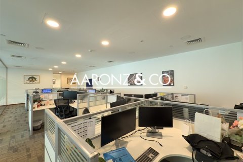 Bureau à Sheikh Zayed Road, Dubai, 178.6 m², № 78451 - photo 5