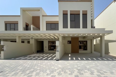Townhouse in Damac Lagoons, Dubai 5 bedrooms, 183.6 sq.m. № 138953 - photo 2