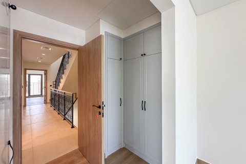 Townhouse in Damac Lagoons, Dubai 5 bedrooms, 183.6 sq.m. № 138953 - photo 5