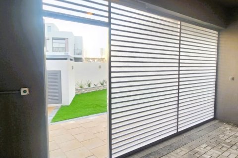 Villa en Dubai South (Dubai World Central), Dubai, 4 dormitorios, 405.05708000 m², № 70878 - foto 22