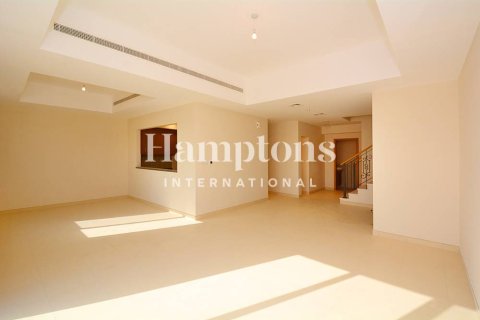 Снять в аренду виллу в Al Reem, Арабиан Ранчес, Дубай: 3 спальни, 289.50990278м², № 70879 - фото 1