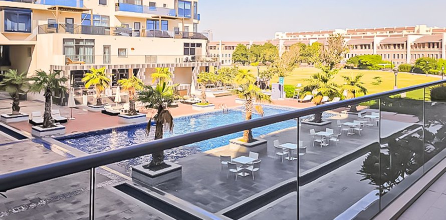 Appartement à Motor City, Dubai, 3 chambres, 211.68 m², № 130182