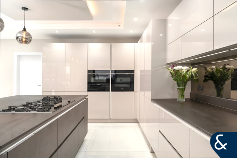 Villa in Garden Homes, Palm Jumeirah, Dubai 5 bedrooms, 658 sq.m. № 76714 - photo 7