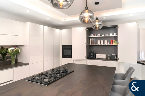 Villa in Garden Homes, Palm Jumeirah, Dubai 5 bedrooms, 658 sq.m. № 76714 - photo 6