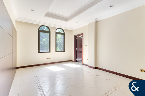 Villa in Garden Homes, Palm Jumeirah, Dubai 5 bedrooms, 658 sq.m. № 76714 - photo 9