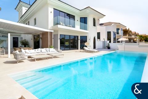 Villa in Garden Homes, Palm Jumeirah, Dubai 5 bedrooms, 658 sq.m. № 76714 - photo 1