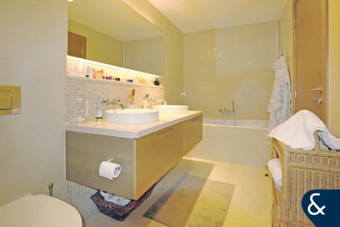 Apartment in Downtown Dubai (Downtown Burj Dubai), Dubai 2 bedrooms, 114 sq.m. № 76712 - photo 8