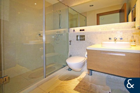 Apartment in Downtown Dubai (Downtown Burj Dubai), Dubai 2 bedrooms, 114 sq.m. № 76712 - photo 10