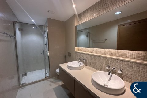 Apartamento en CLAREN TOWERS en Downtown Dubai (Downtown Burj Dubai), Dubai, 2 dormitorios, 114 m², № 76712 - foto 9