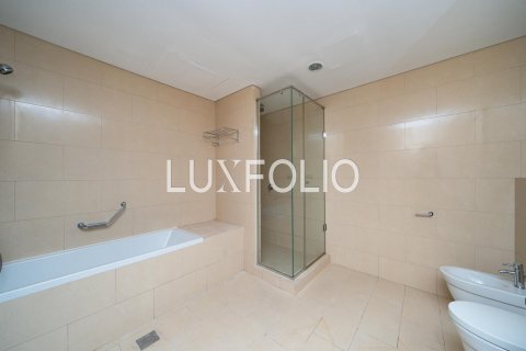 Apartamento en Jumeirah Lake Towers, Dubai, 1 dormitorio, 120 m², № 46234 - foto 12