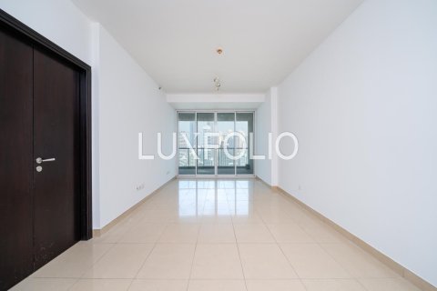 Apartamento en Jumeirah Lake Towers, Dubai, 1 dormitorio, 120 m², № 46234 - foto 1