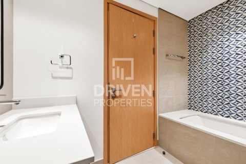 Appartement à Mina Rashid, Dubai, 2 chambres, 131.46 m², № 135664 - photo 3