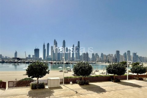 Apartment in EMAAR Beachfront, Dubai Harbour, Dubai 3 bedrooms, 184 sq.m. № 43354 - photo 1