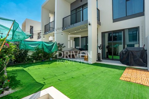 Купить таунхаус в Town Square, Дубай: 3 спальни, 194м², № 66130 - фото 16