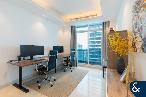 Apartment in Dubai Marina, Dubai 3 bedrooms, 202 sq.m. № 75688 - photo 14