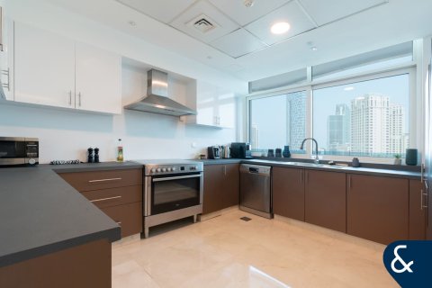 Apartment in Dubai Marina, Dubai 3 bedrooms, 202 sq.m. № 75688 - photo 19