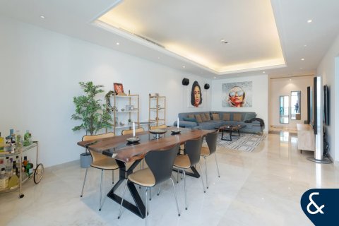 Apartment in Dubai Marina, Dubai 3 bedrooms, 202 sq.m. № 75688 - photo 2