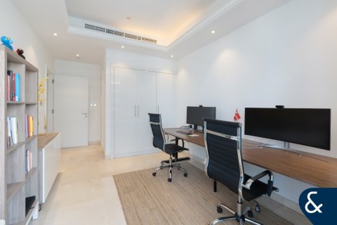 Apartment in Dubai Marina, Dubai 3 bedrooms, 202 sq.m. № 75688 - photo 15