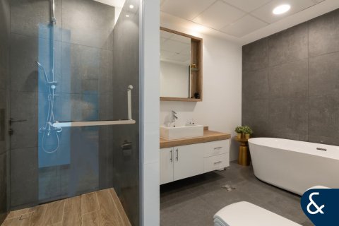 Apartment in Dubai Marina, Dubai 3 bedrooms, 202 sq.m. № 75688 - photo 10