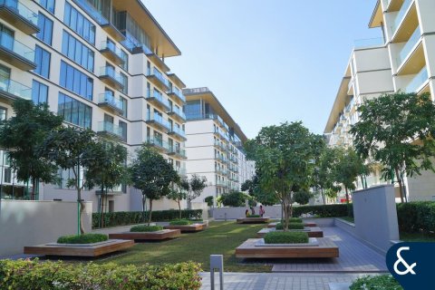 Apartment in Sobha Hartland, Mohammed Bin Rashid City, Dubai 2 bedrooms, 155 sq.m. № 75701 - photo 1