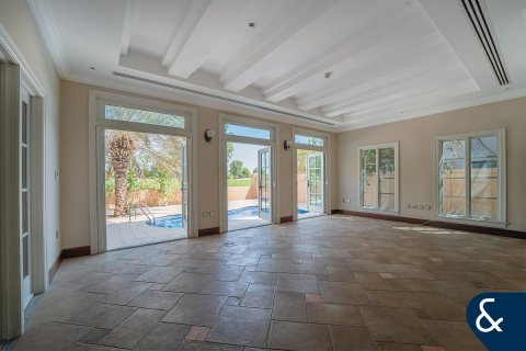 Купить виллу в Джумейра Гольф Эстейтс, Дубай: 5 спален, 523м², № 75699 - фото 3