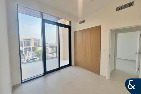 Снять в аренду виллу в EMAAR South, Dubai South (Dubai World Central), Дубай: 4 спальни, 357м², № 76497 - фото 13