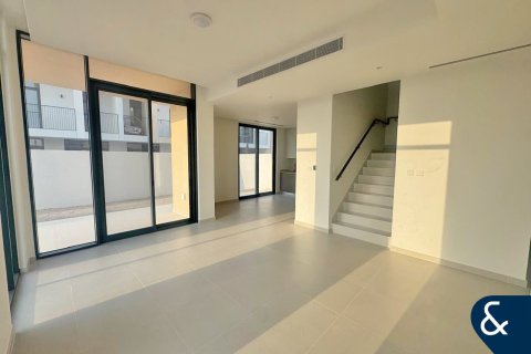 Снять в аренду виллу в EMAAR South, Dubai South (Dubai World Central), Дубай: 4 спальни, 357м², № 76497 - фото 4