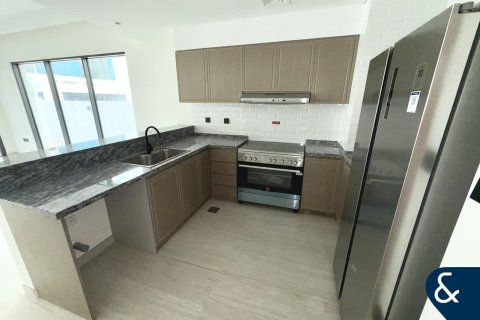 Villa in Damac Lagoons, Dubai 5 bedrooms, 264 sq.m. № 76492 - photo 15