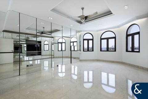 Villa en Garden Homes, Palm Jumeirah, Dubai, 5 dormitorios, 681 m², № 76494 - foto 13