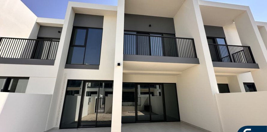 Villa in Town Square, Dubai 3 bedrooms, 197 sq.m. № 76493