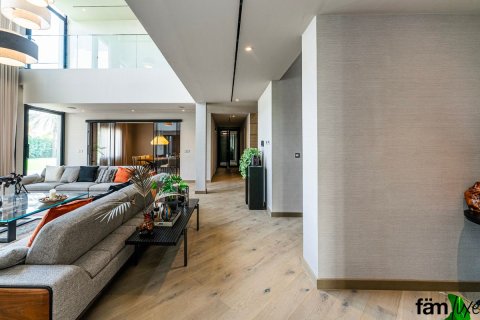 Villa à Dubai, 5 chambres, 1740.1 m², № 64463 - photo 6