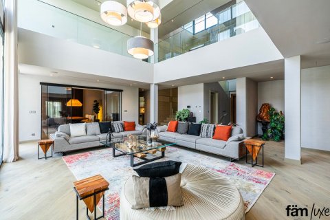 Villa à Dubai, 5 chambres, 1740.1 m², № 64463 - photo 4