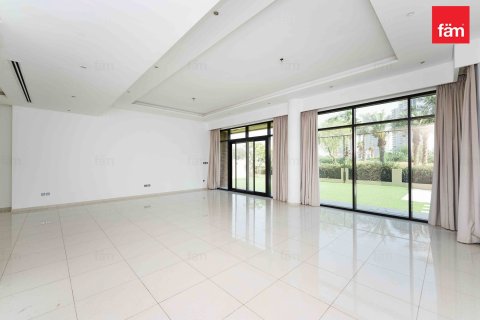 Villa à Dubai, 5 chambres, 660.1 m², № 17082 - photo 3