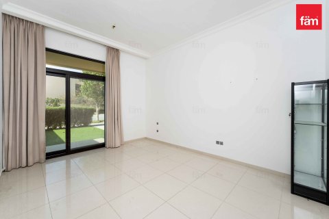Villa à Dubai, 5 chambres, 660.1 m², № 17082 - photo 11