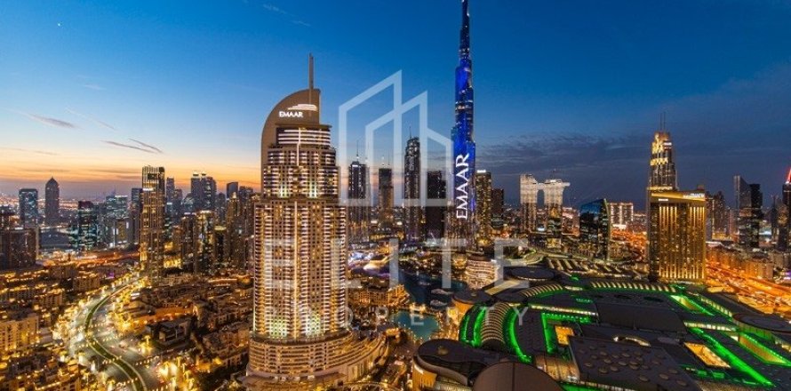 Propriété commerciale à Dubai, 402 m², № 38915