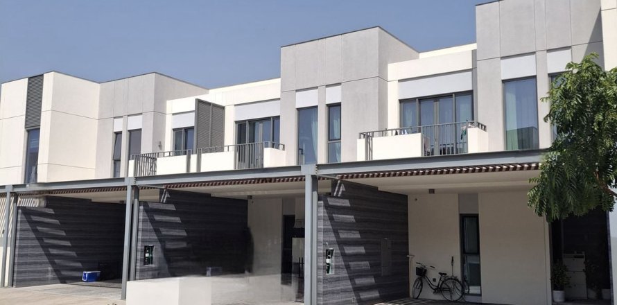 Adosado en Dubai, 3 dormitorios, 131.3 m², № 10994