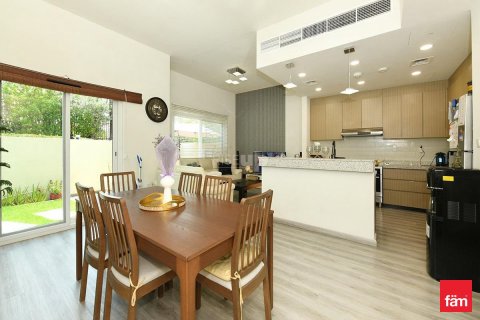 Villa à Dubai, 3 chambres, 174.8 m², № 84870 - photo 4