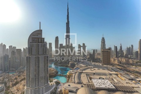 Appartement à The Address Residence Fountain Views, Downtown Dubai (Downtown Burj Dubai), Dubai, 2 chambres, 126.53 m², № 130075
