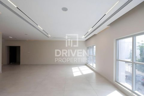 Villa en Jumeirah, Dubai, 4 dormitorios, 668.9 m², № 130065 - foto 15