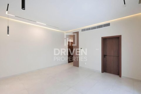 Villa en Jumeirah, Dubai, 4 dormitorios, 668.9 m², № 130065 - foto 14