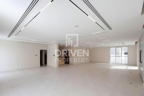 Villa en Jumeirah, Dubai, 4 dormitorios, 668.9 m², № 130065 - foto 13