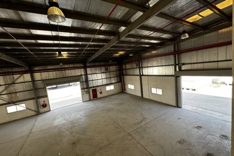 Entrepôt à Al Quoz, Dubai, 1298 m², № 7535 - photo 1