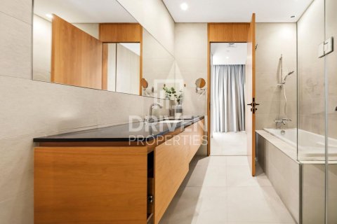 Apartment in Business Bay, Dubai 3 bedrooms, 165.92 sq.m. № 138486 - photo 14