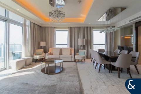 Снять в аренду квартиру в Даунтаун Дубай (Даунтаун Бурдж Дубай), Дубай: 3 спальни, 184м², № 76644 - фото 3