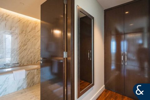 Снять в аренду квартиру в Даунтаун Дубай (Даунтаун Бурдж Дубай), Дубай: 3 спальни, 184м², № 76644 - фото 14