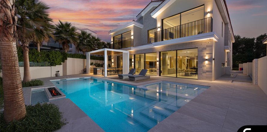 فيلا في عقارات جميرا للغواف, دبي 7 غرف نوم , 1020 م² رقم 76645