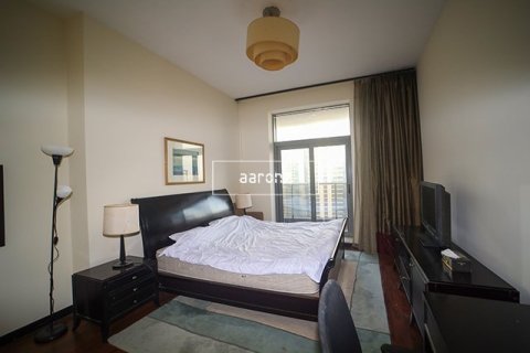 Apartment in Jumeirah Lake Towers, Dubai 2 bedrooms, 154 sq.m. № 18410 - photo 6