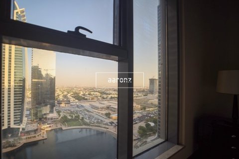 Apartment in Jumeirah Lake Towers, Dubai 2 bedrooms, 154 sq.m. № 18410 - photo 12